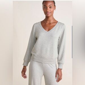 Vineyard Vines Dreamcloth V-Neck Sweatshirt size small